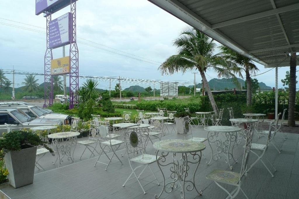 Фото Phet Cha-am Plaza & Resort