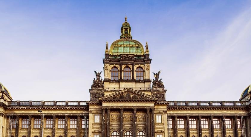 Фото отеля 1