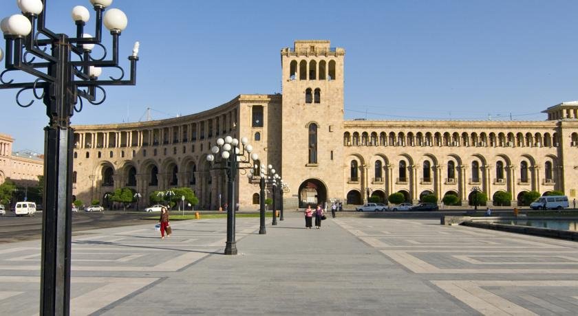 Фото отеля 1