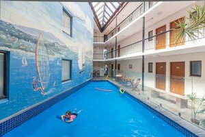 Гостиница The Surrey Hotel