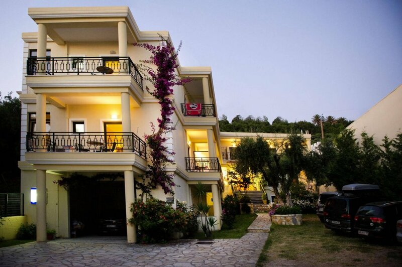 Гостиница Loukas Hotel & x26; Apartments