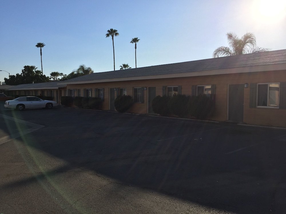 Фото El Cajon Inn & Suites