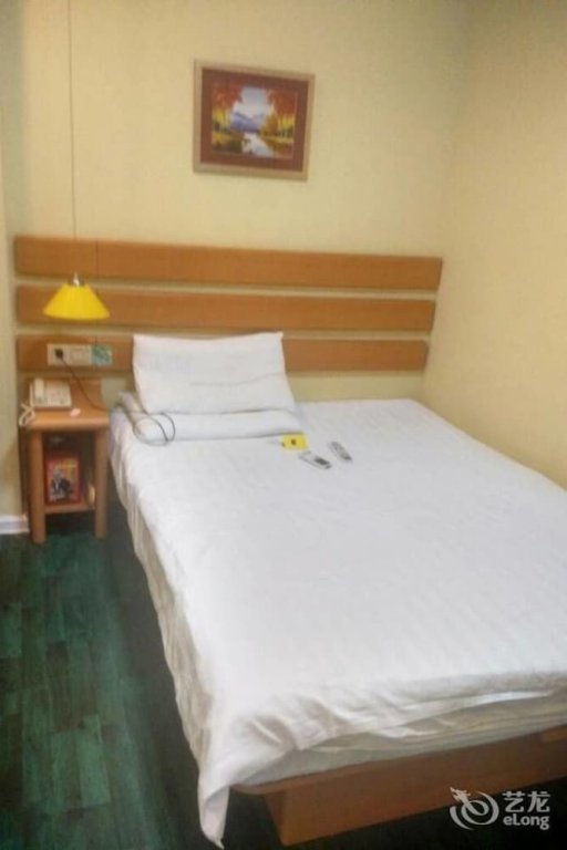 Фото Rujia Express Hotel