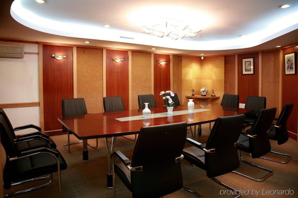 Фото Shanghai Olympic Hotel