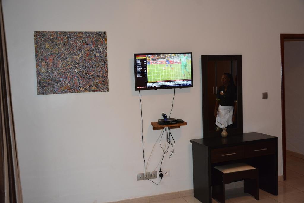 Фото The Hut Restaurant & Boutique hotel