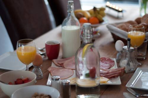 Фото Minties, Floating Bed EN Breakfast