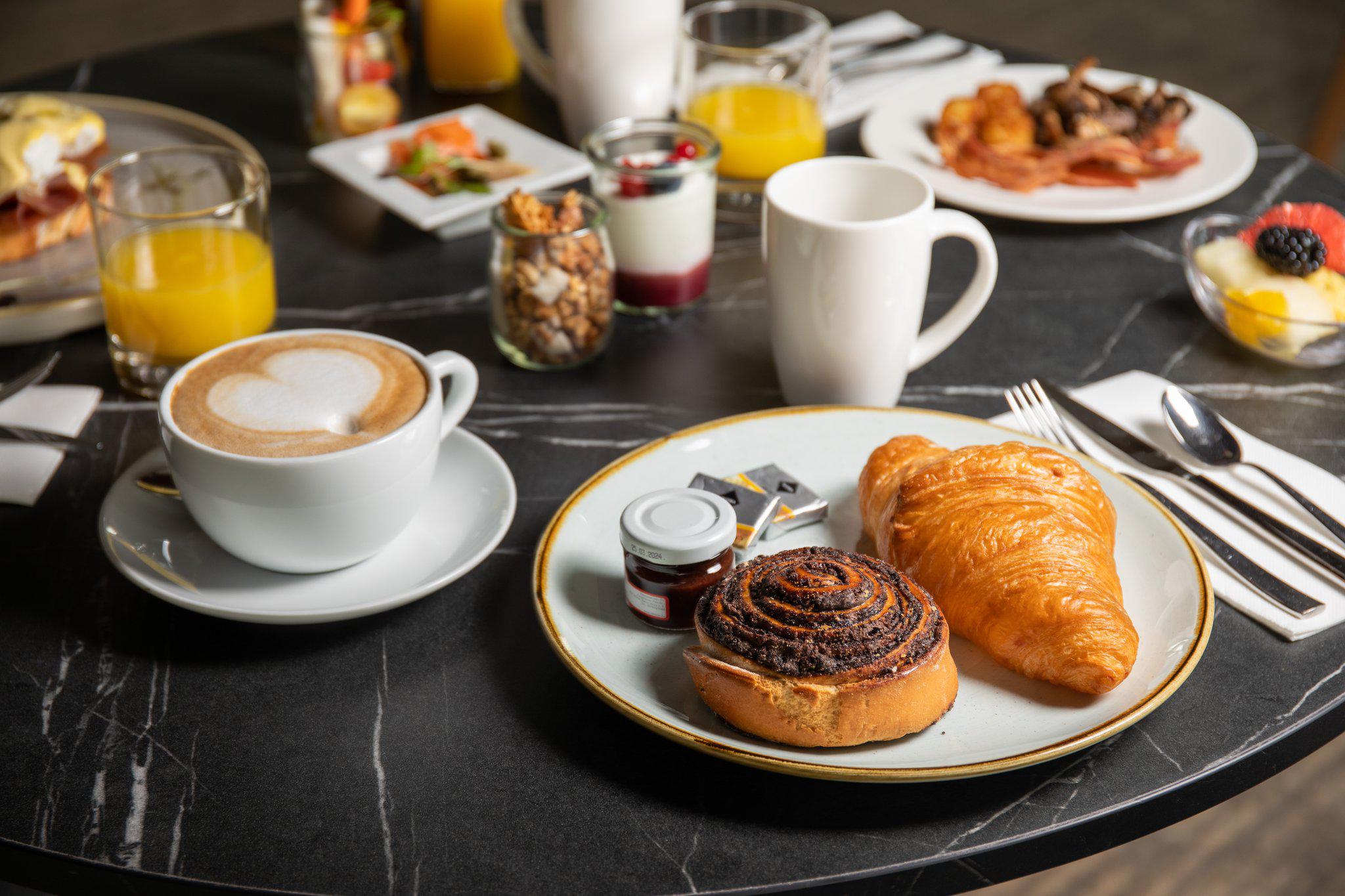 Фото Crowne Plaza Budapest, an Ihg hotel