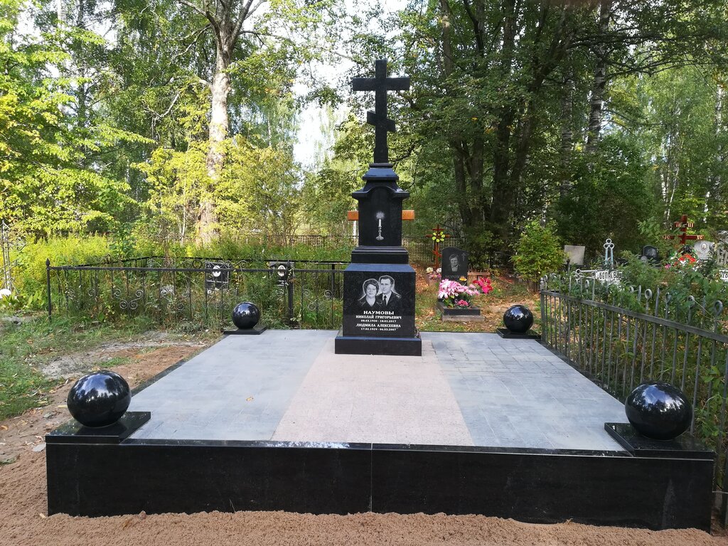 Production of tombstones Taura, Pskov, photo