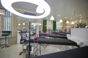 Студия Марины Замураевой (ulitsa Kalandarishvili, 31) ، صالون تجميل