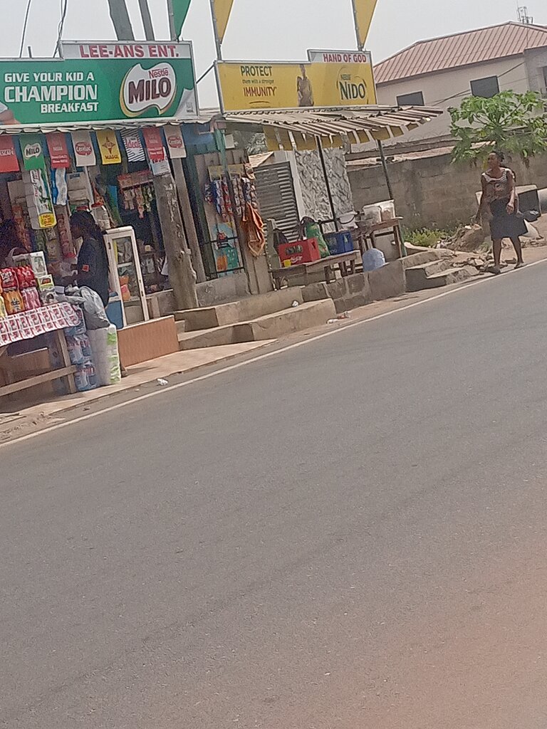 Grocery Hand of god, Accra, photo