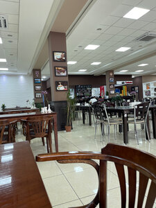 Emirates (Sayilgoh ko'chasi, 17), cafe