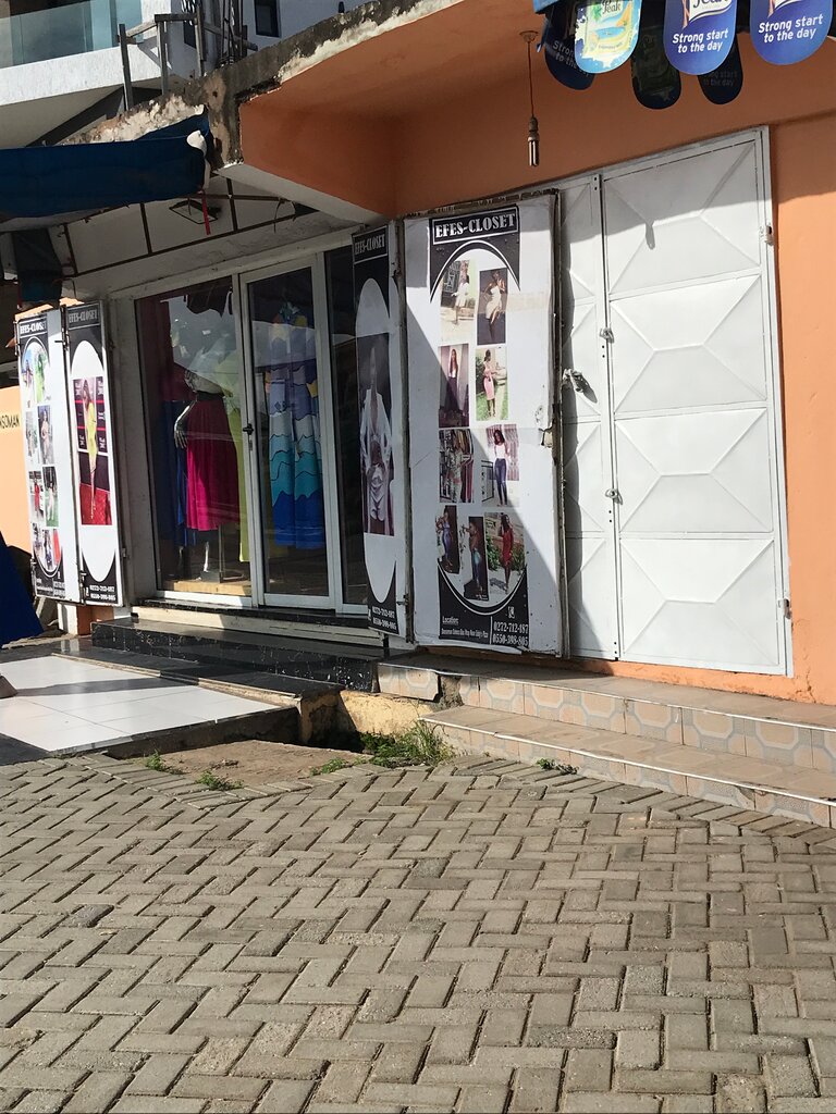 Clothing store Efes Closet, Accra, photo
