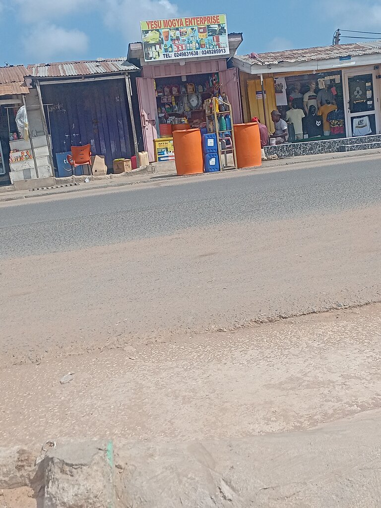 Lubricants Yesu mogya enterprise, Accra, photo