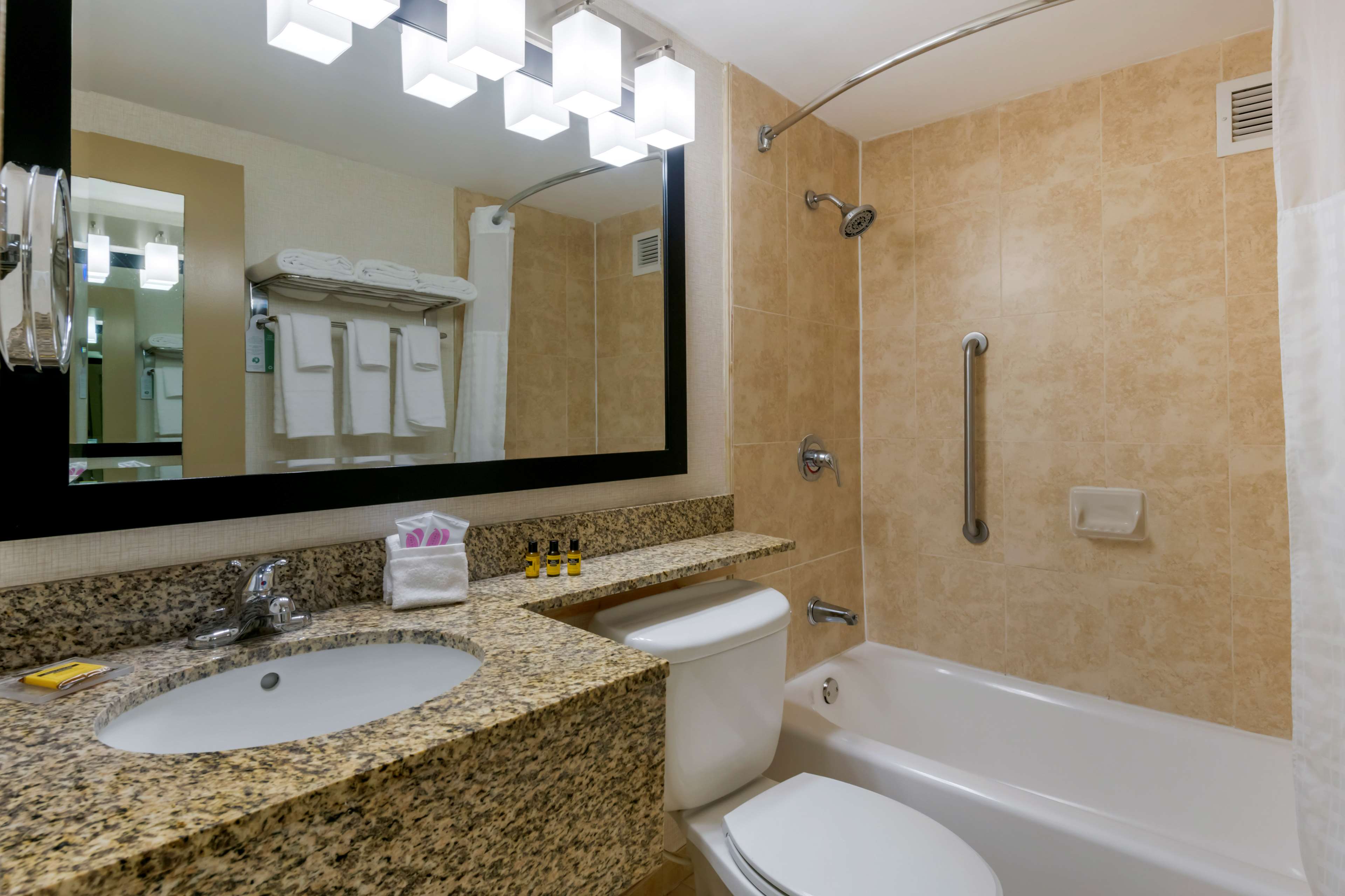 Фото Best Western Plus North Miami/Bal Harbour