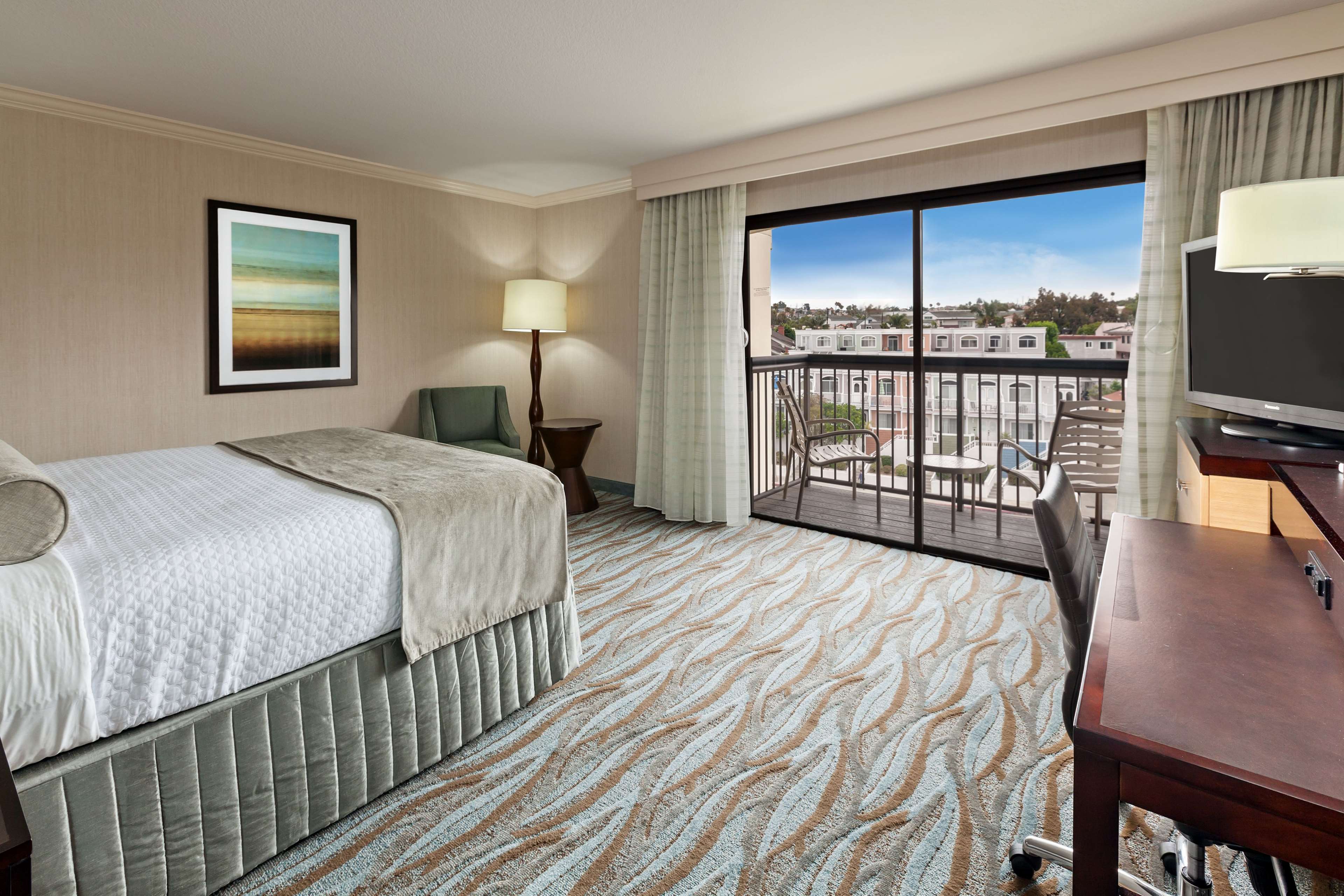 Фото Sonesta Redondo Beach & Marina