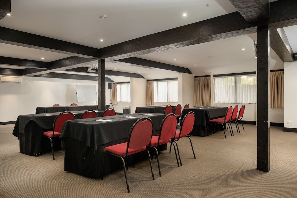 Фото The Surrey Hotel