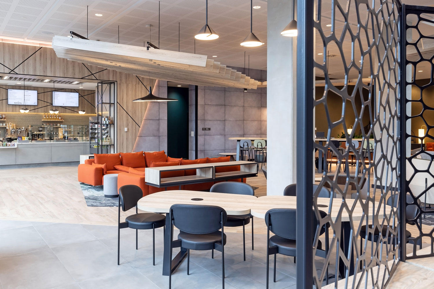 Фото Novotel Liverpool Paddington Village