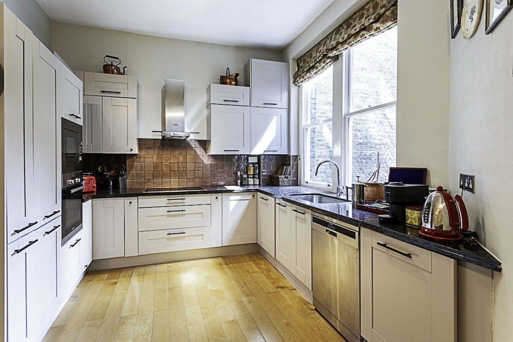 Фото Elegance in Westminster: Victoria Vibes Apartment