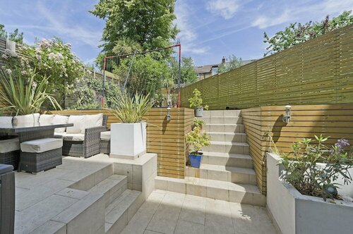 Гостиница Beautiful Battersea Home by Clapham Junction by UnderTheDoormat в Лондоне