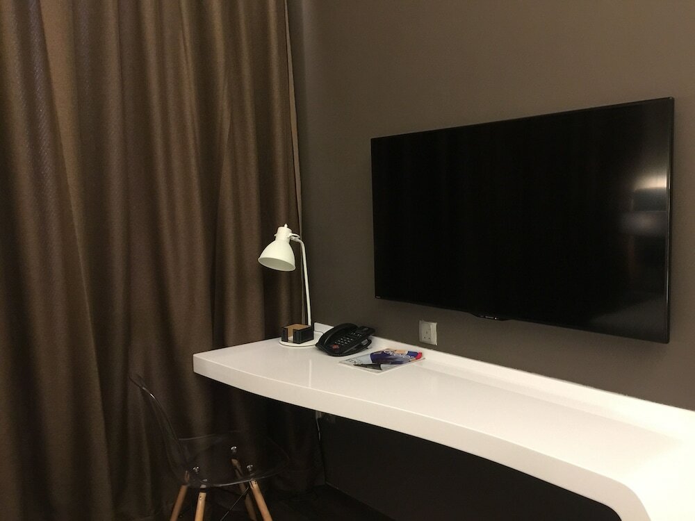 Фото M Roof Hotel & Residences