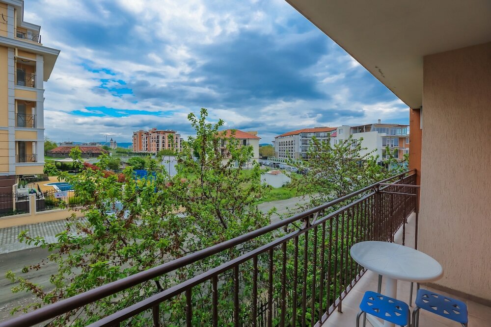 Фото Double Room in Dafinka Guest House