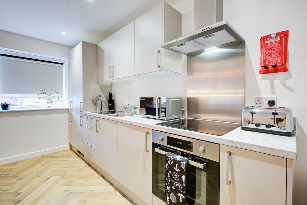 Фото Hybrid Resi - Mitcham