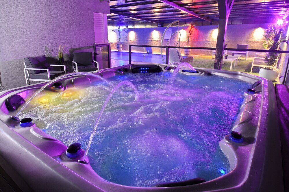 Фото Luxury Villa with heated pool in Zfat