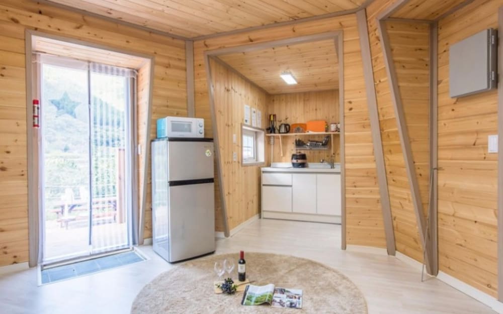 Фото Geochang Windmill Village Pension