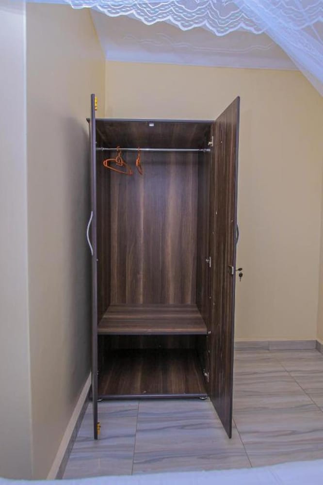 Фото Mbale Emperor's Motel