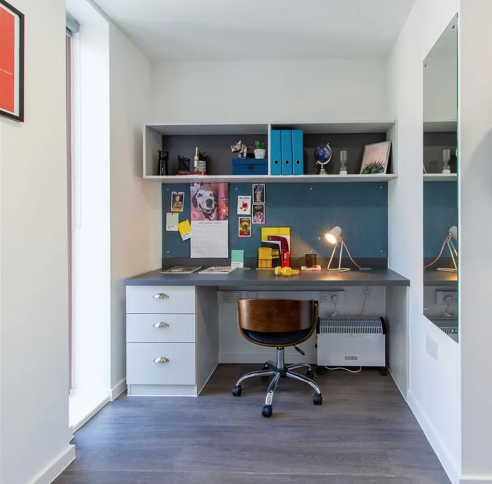 Фото Ensuite Rooms Students Only - Canterbury - Campus Accommodation