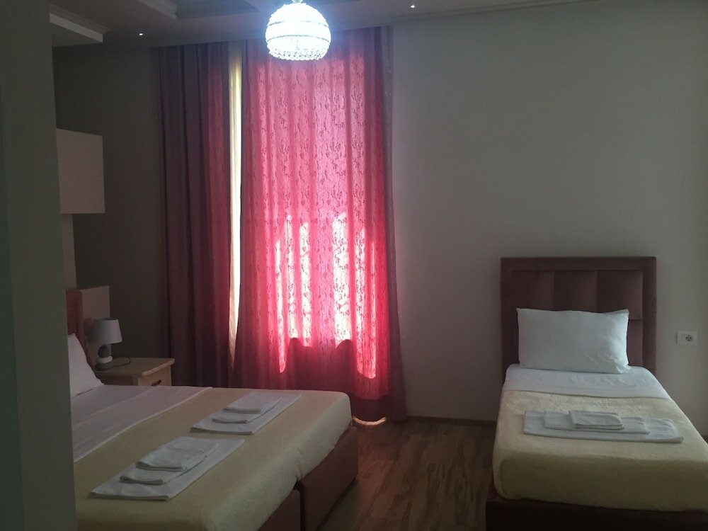 Фото Lukas Hotel