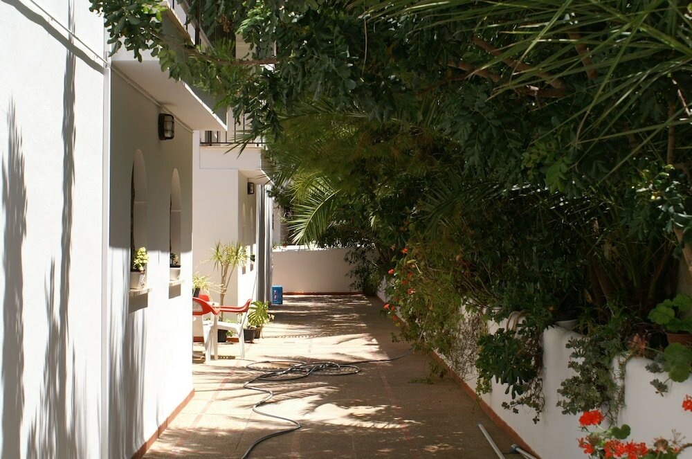 Фото Bella Maria Apartments & Pool Club