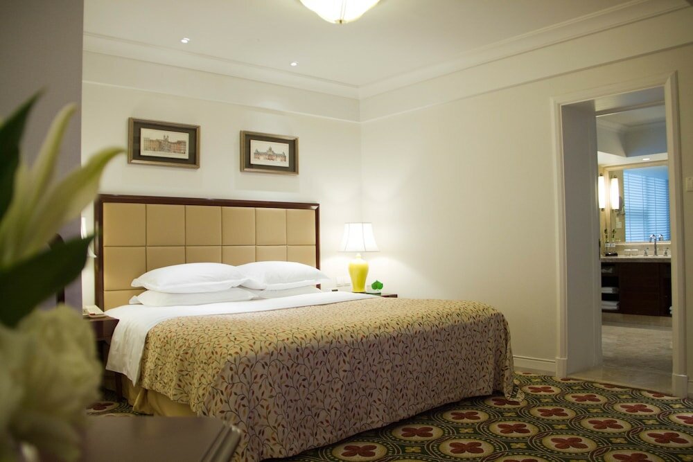 Фото Ramada Plaza Wuhan Optics Valley