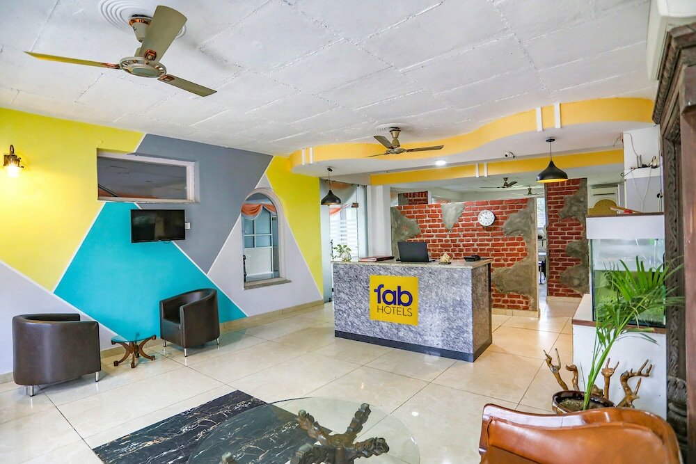 Фото Fabhotel Aravali Suites