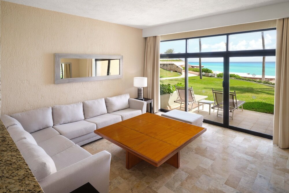 Фото Family 3 Bedroom Ocean Villa by Wyndham Grand Cancun