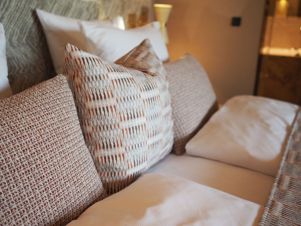 Фото Hypernym Hotel & Suites