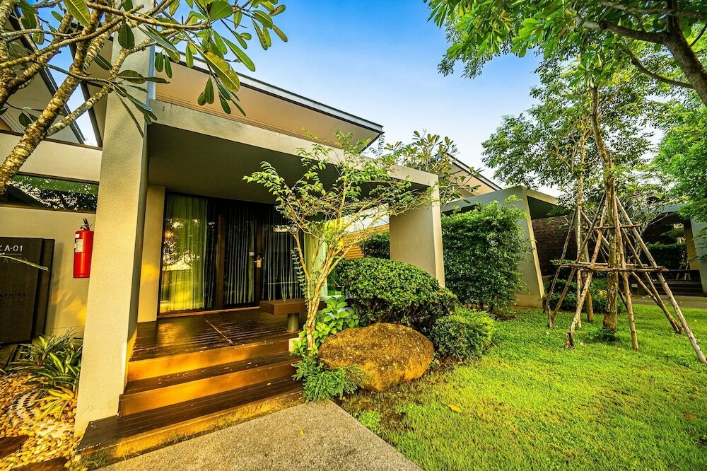 Фото Chatnipa Beach Resort by Morseng