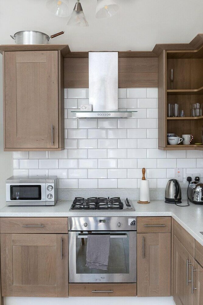 Фото Bright Two Br Period Apartment in Whitechapel