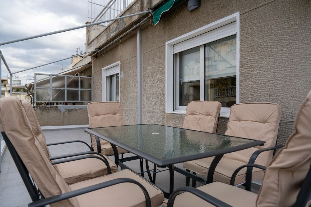 Фото Athens Hideout apt with rooftop