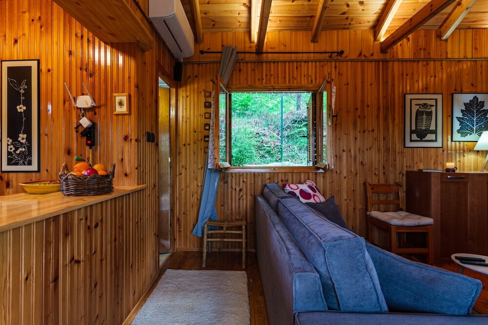Фото Escape in the Forest, Cosy Chalet with Home Cinema