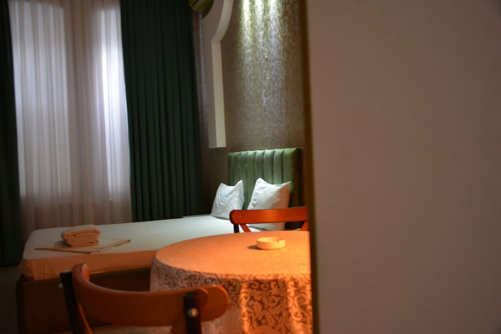 Фото Perron Hotel