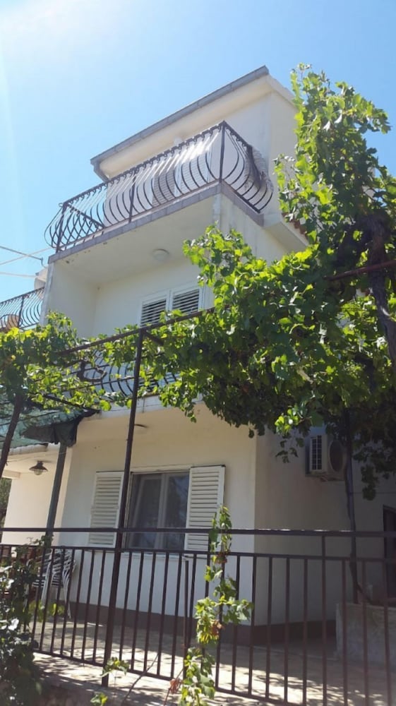 Фото Nina - Free Private Parking - A1