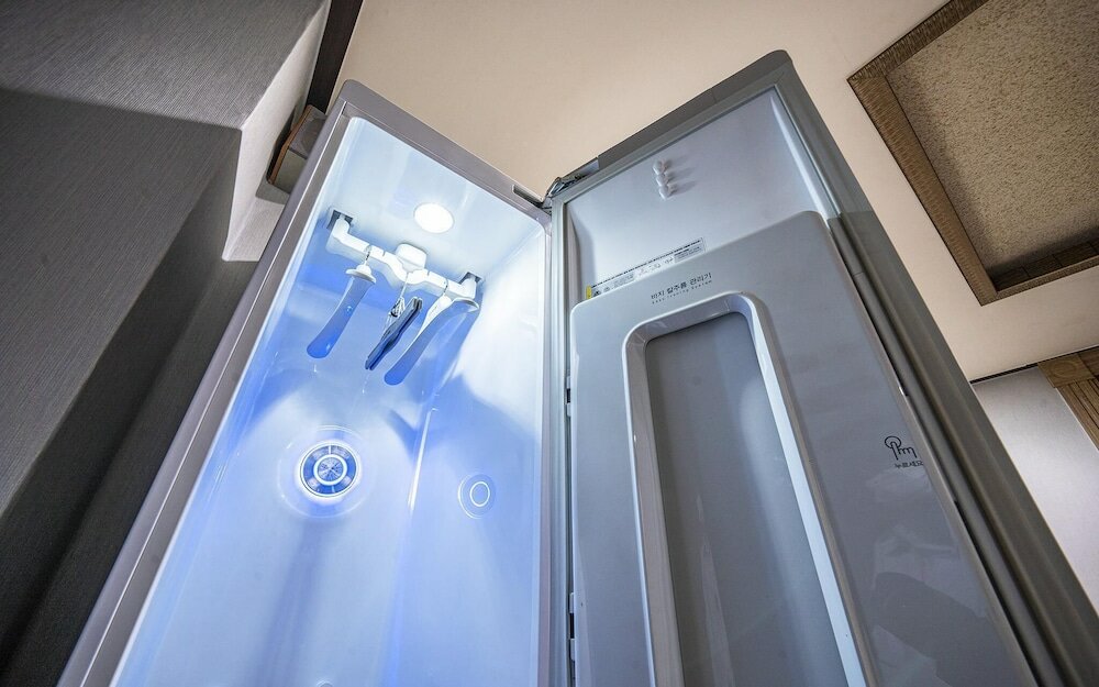 Фото Changwon Myeongseodong Hotel Sky