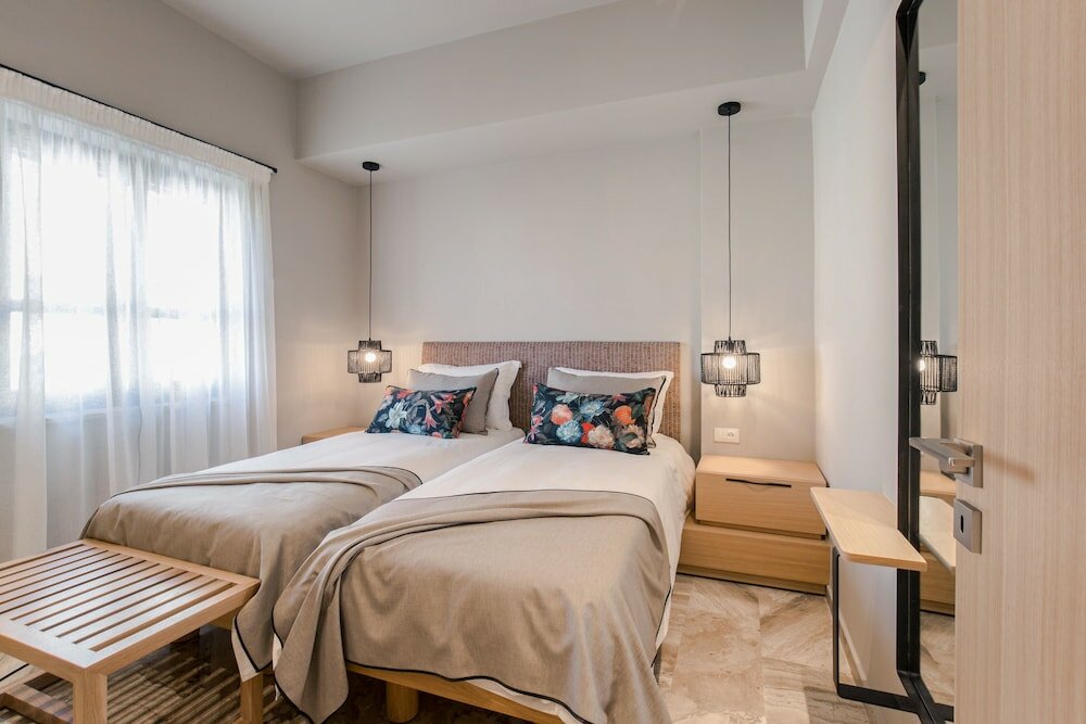 Фото House 8 - Heart of Old Town w Parking