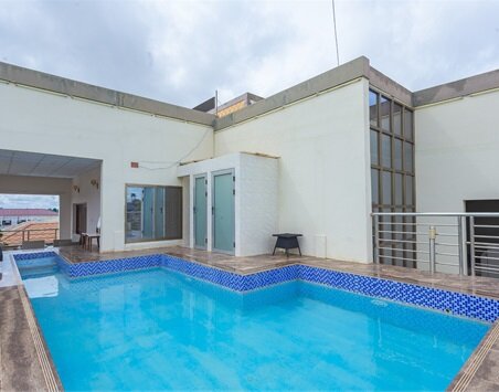 Фото Отель The Crest Lodge