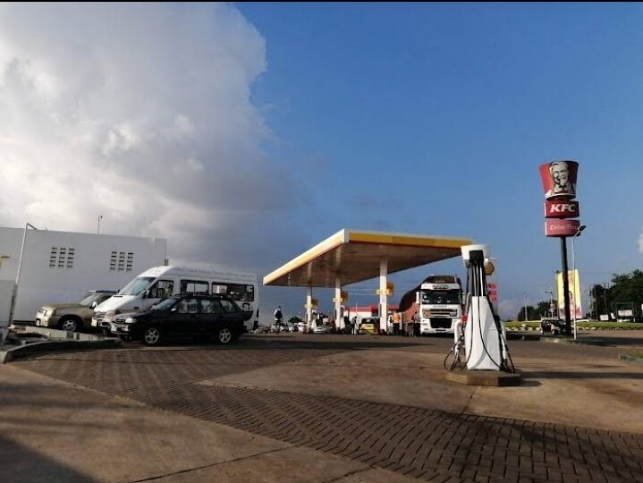 Gas station Shell, Bekwai Roundabout, Kumasi, photo