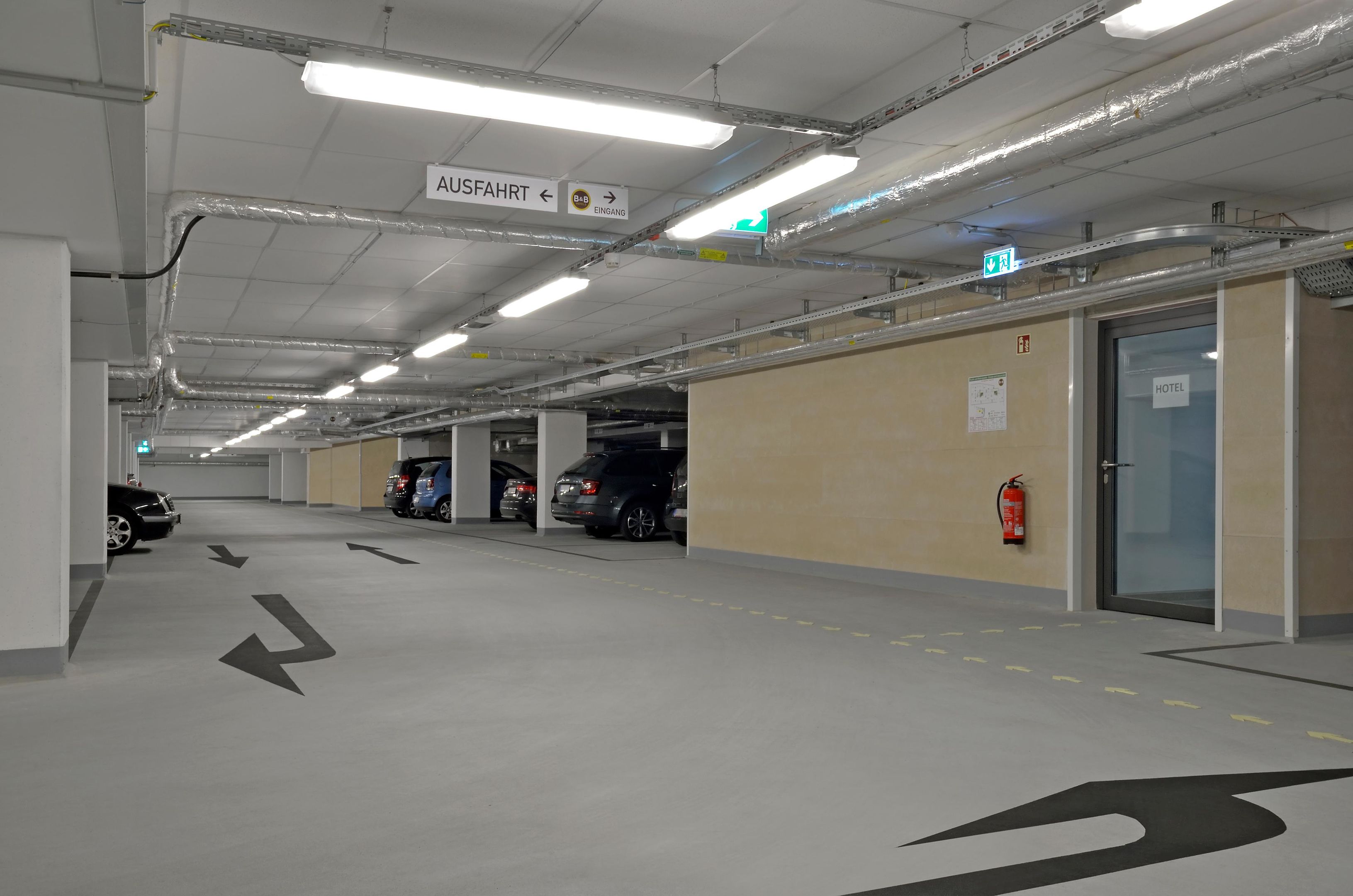 Фото B&b Hotel Braunschweig-City