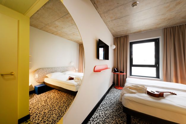 Фото отеля 1