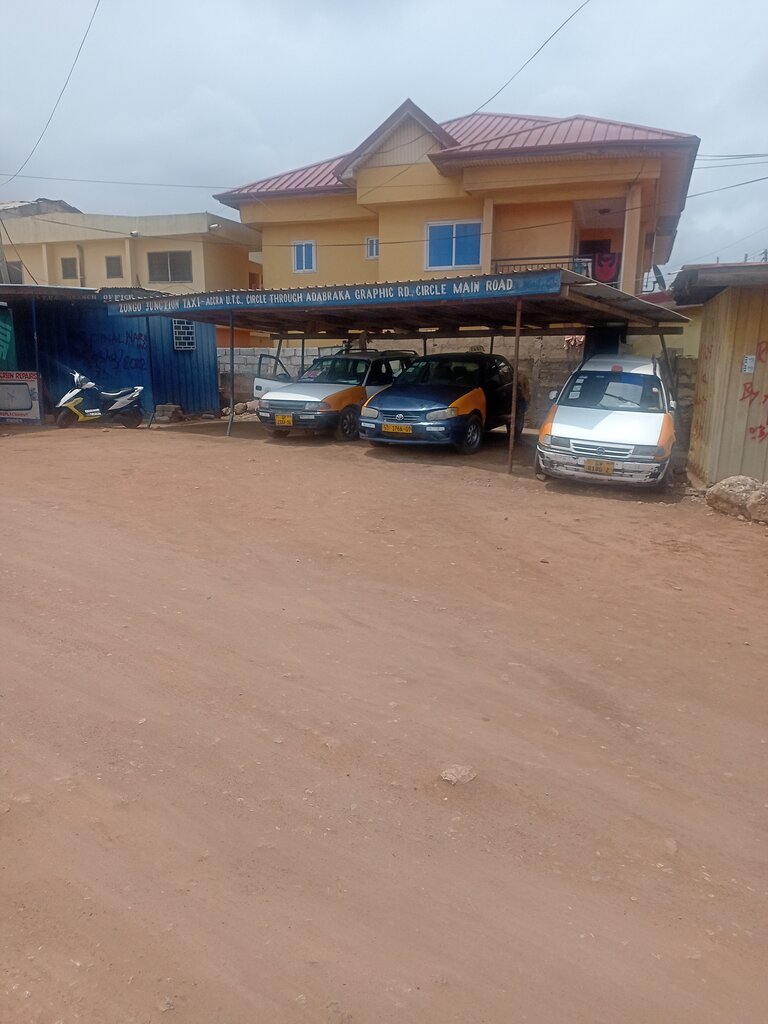 Bus station Zongo junction Taxi, Accra, photo