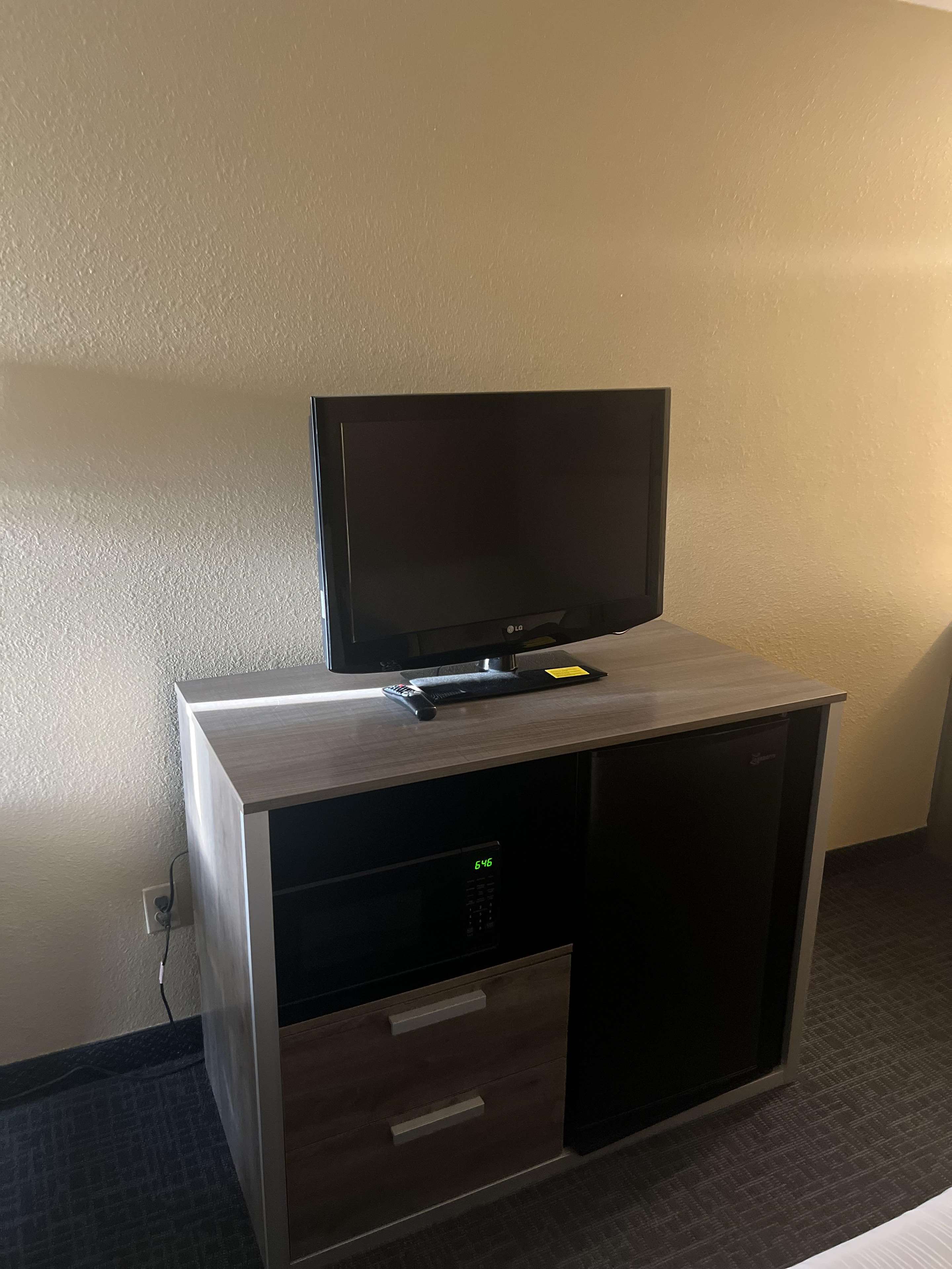 Фото SureStay Hotel by Best Western Wells